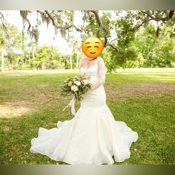 DAVID'S BRIDAL SLEEVE WEDDING DRESS - Picture 12 of 12